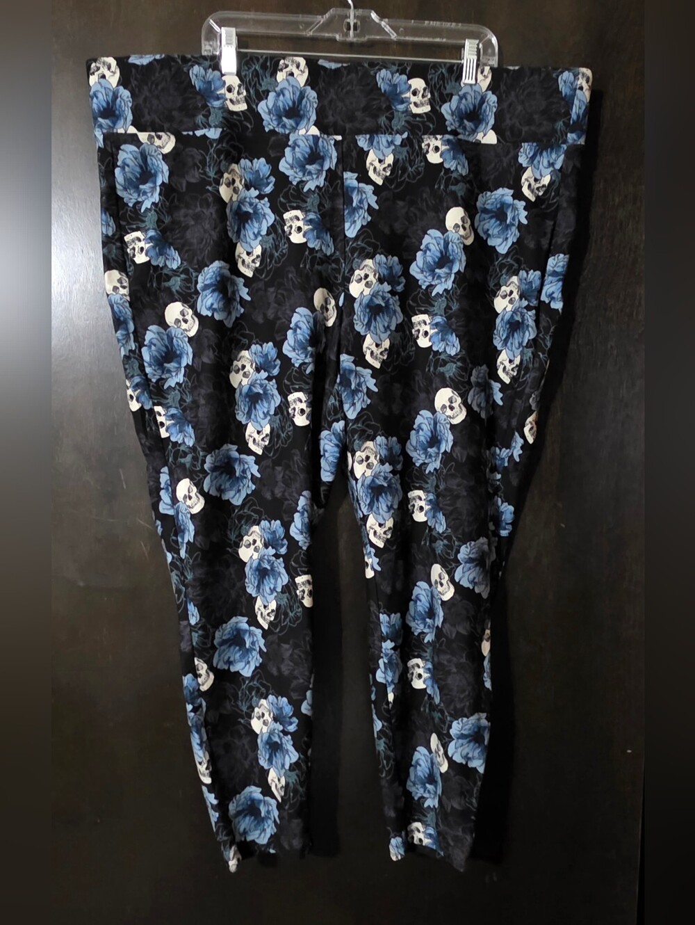 Torrid Black Leggings Blue Floral Skull Print Luxe Pixie Pant Size 4R